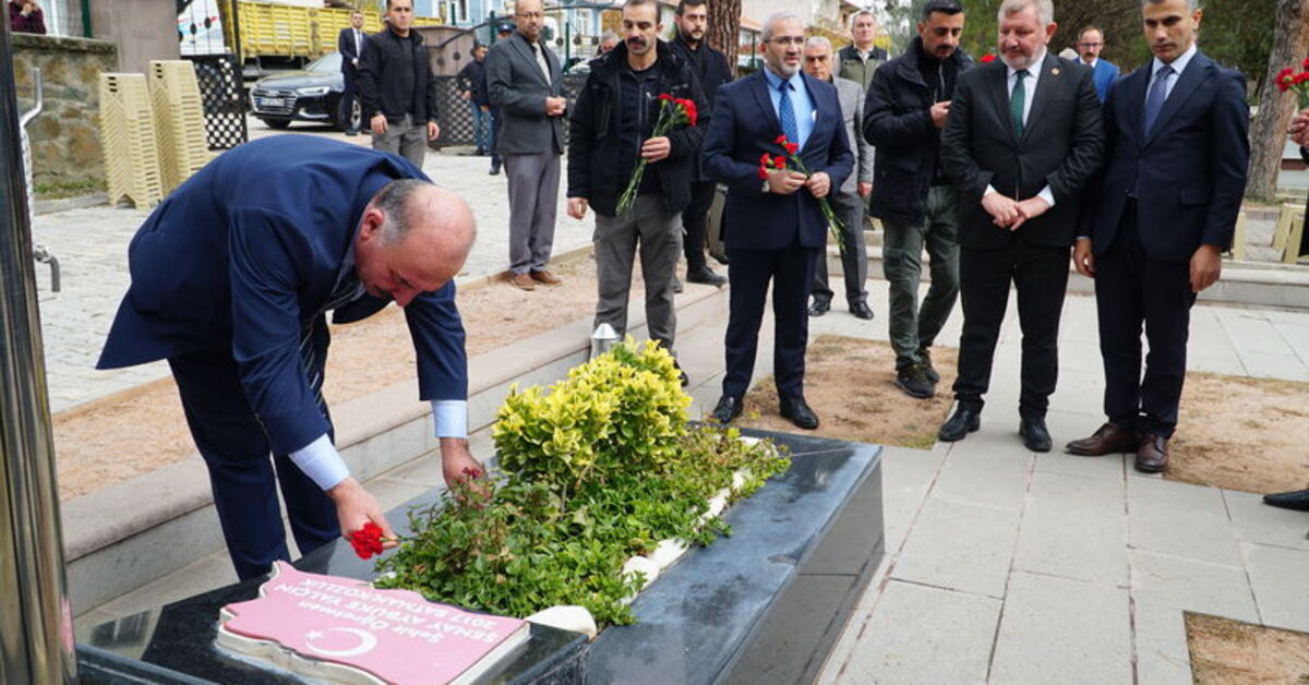 Çorum Valisi Çalgan şehit Aybüke öğretmenin kabrini ziyaret etti