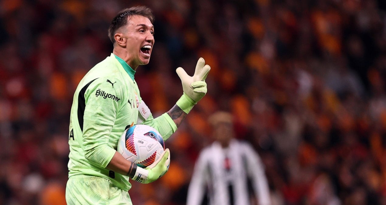 Muslera Konyaspor maçında oynarsa tarihe geçecek!